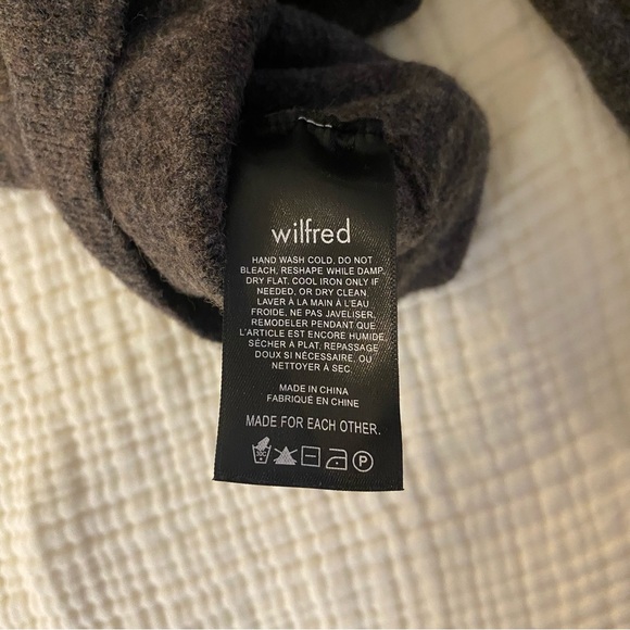 Aritzia wilfred sweater top - Picture 5 of 6